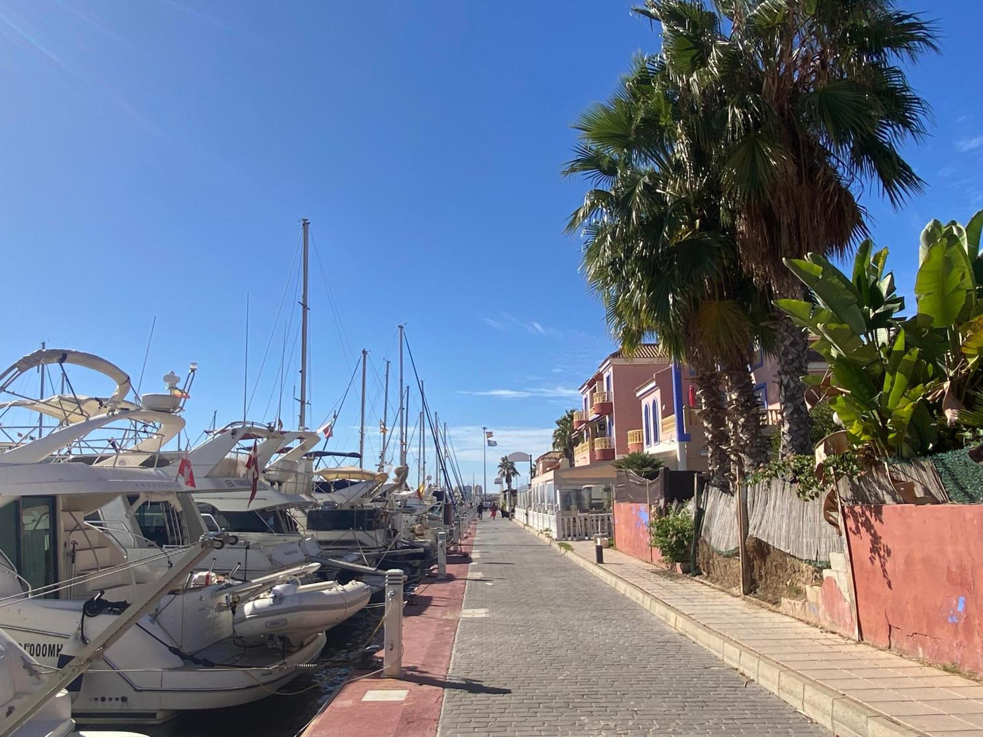 Luxury Apartment With Sea View Puerto Torrevieja Buitenkant foto